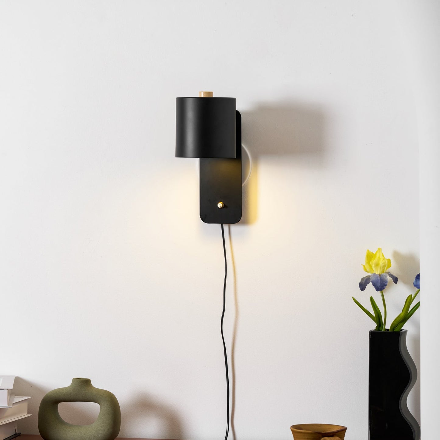Simple Adjustable Cylinder Wall Light Fixture