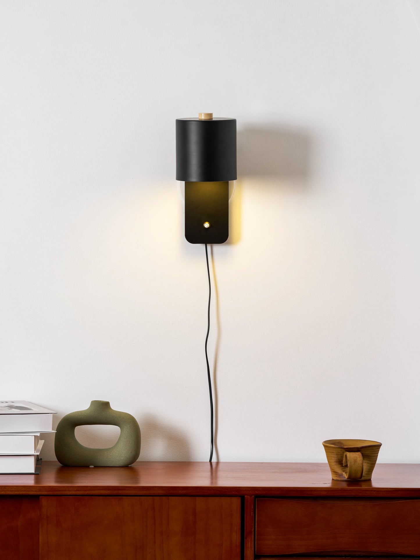 Simple Adjustable Cylinder Wall Light Fixture