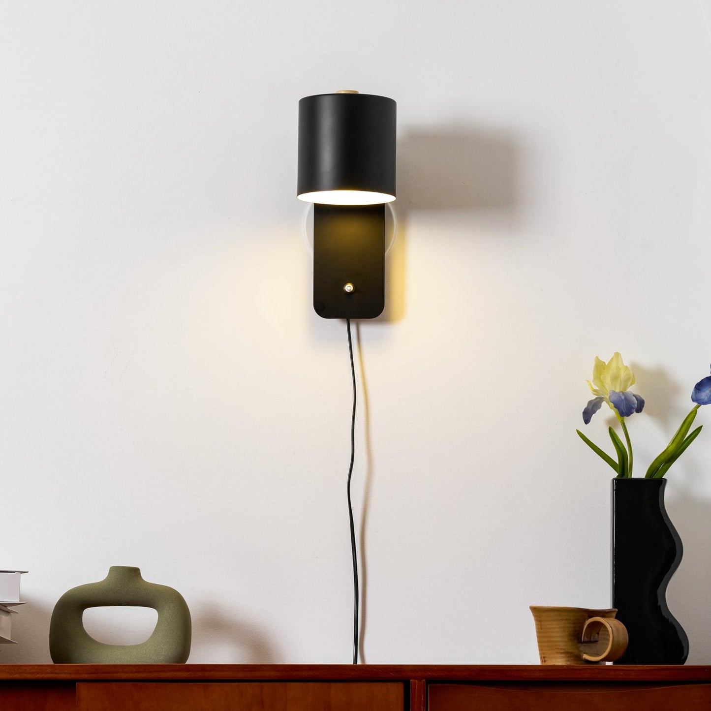 Simple Adjustable Cylinder Wall Light Fixture