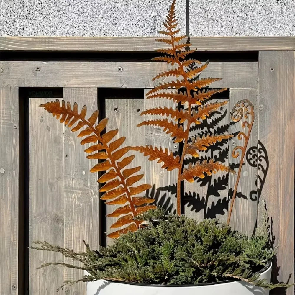 Rustic Metal Leaf Garden Decor Stake - Fesara