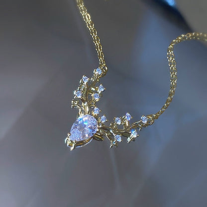 Fesara | Elegant Deer Pendant Necklace