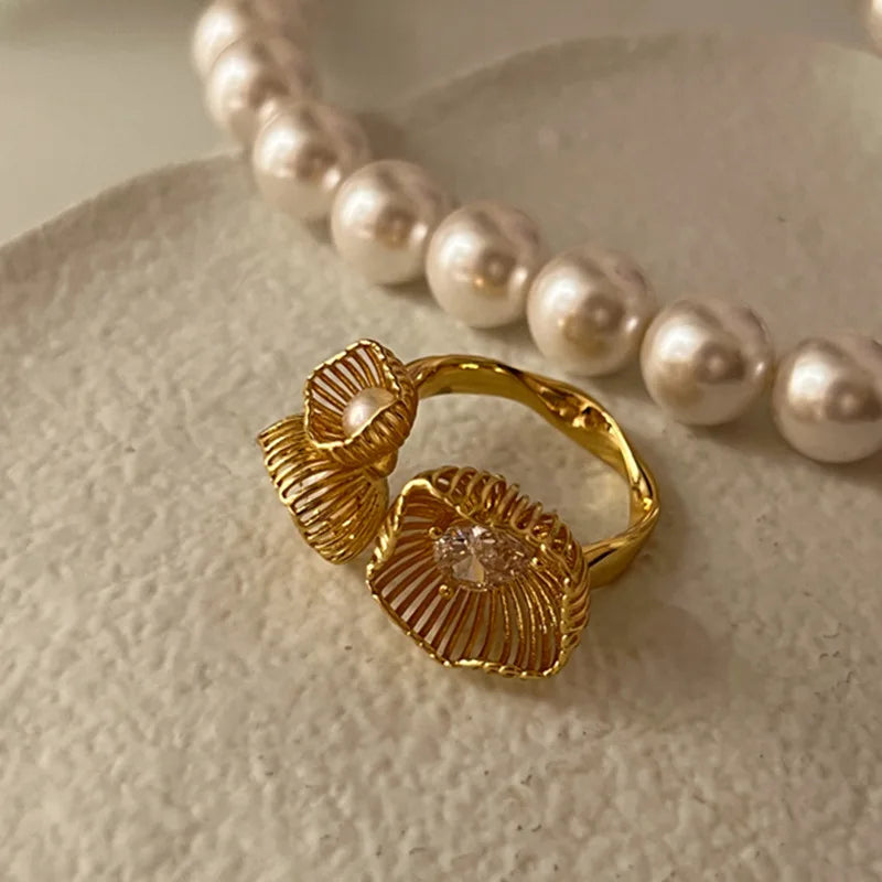 Luxurious Pearl Shell Diamond Ring