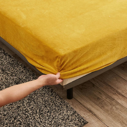 Cozy Fitted Sheet with Soft Velvet Winter Mattress Cover