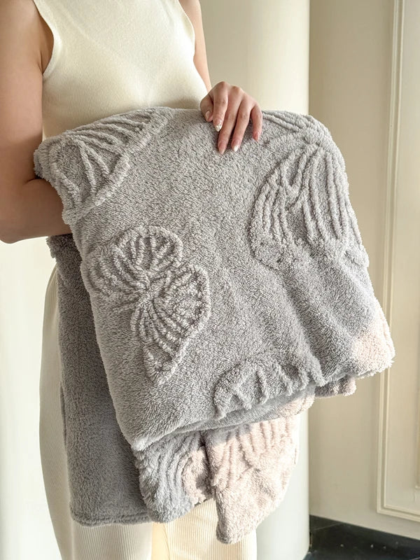 Cozy Plush Blanket with 3D Floral Pattern