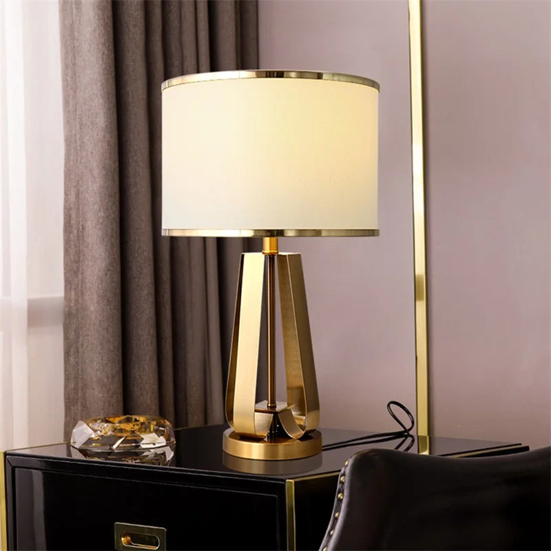 Elegant Contemporary Desk Lamp - Fesara