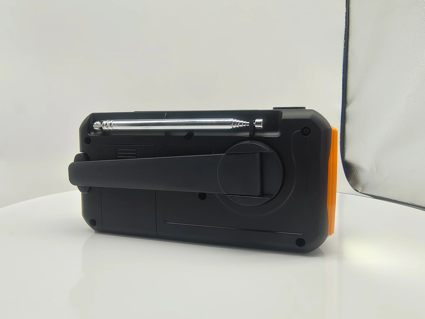 Portable Solar Powered Emergency FM Radio