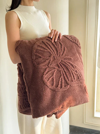 Cozy Plush Blanket with 3D Floral Pattern