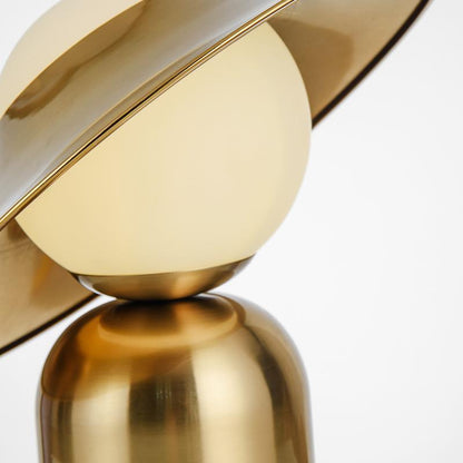 Luxurious Metal Nordic Table Light