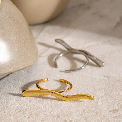 Unique Wave Pattern Bar Ring