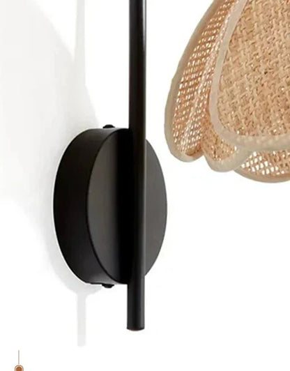 Natural Woven Wall Lamp - Soft Floral Lighting