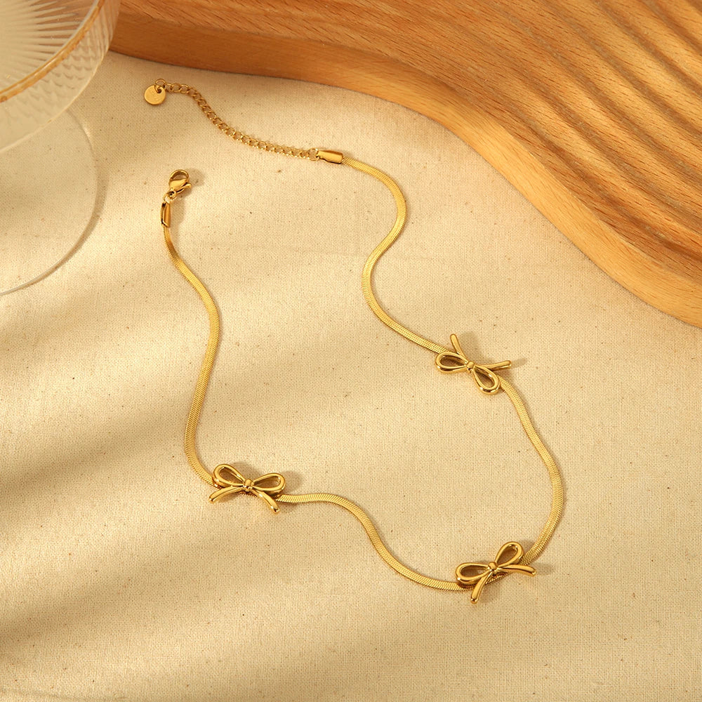 Delicate Bow Herringbone Pearl 18k Necklace