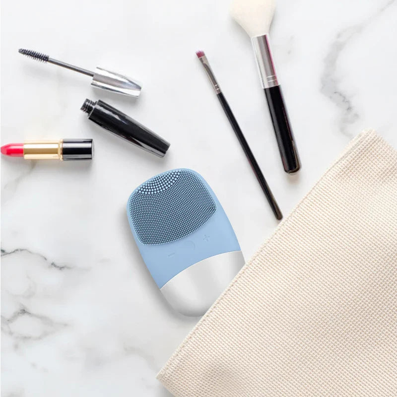Deep Cleaning Facial Exfoliator Brush