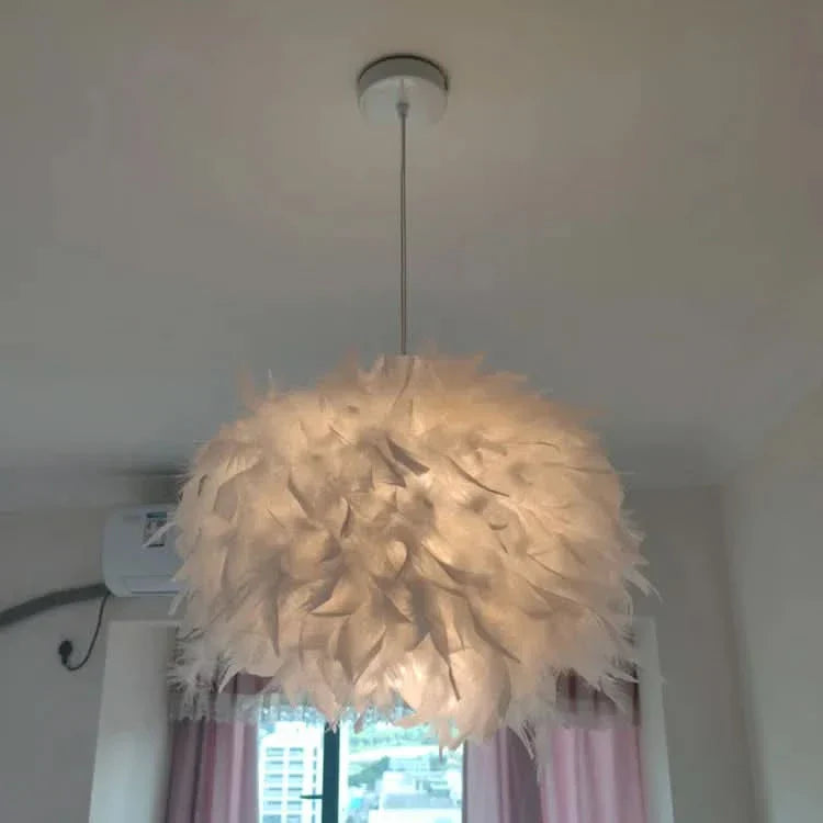 Elegant Amanda Pendant Lamp
