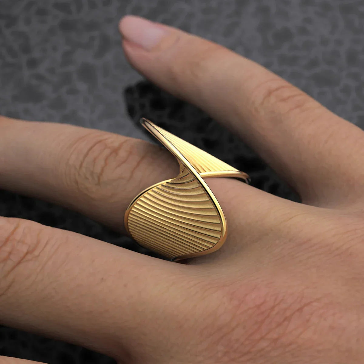 Unique Twisted Metal Band Ring - Fesara