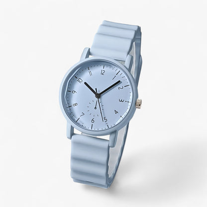 Vibrant Quartz Watch with Fashionable Silicone Strap