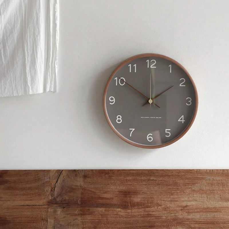 Simple Quiet Round Clock for Home and Office