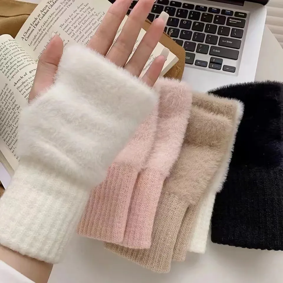 Cozy Unisex Fleece Gloves for Men and Women