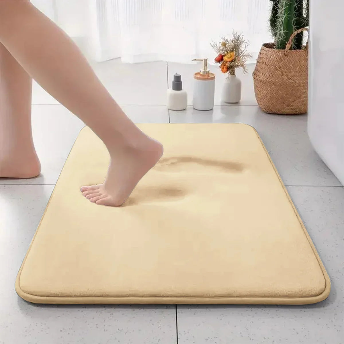 Plush Soft Anti-Slip Bathroom Mat with Absorbent Flannel - Fesara