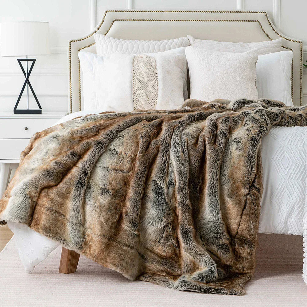 Plush Faux Fur Throw Blanket Soft and Cozy
