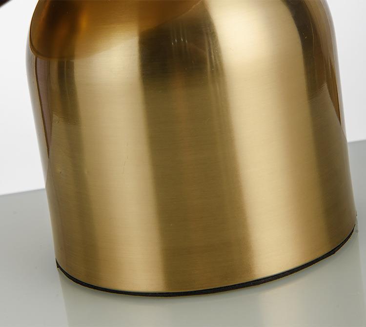Luxurious Metal Nordic Table Light