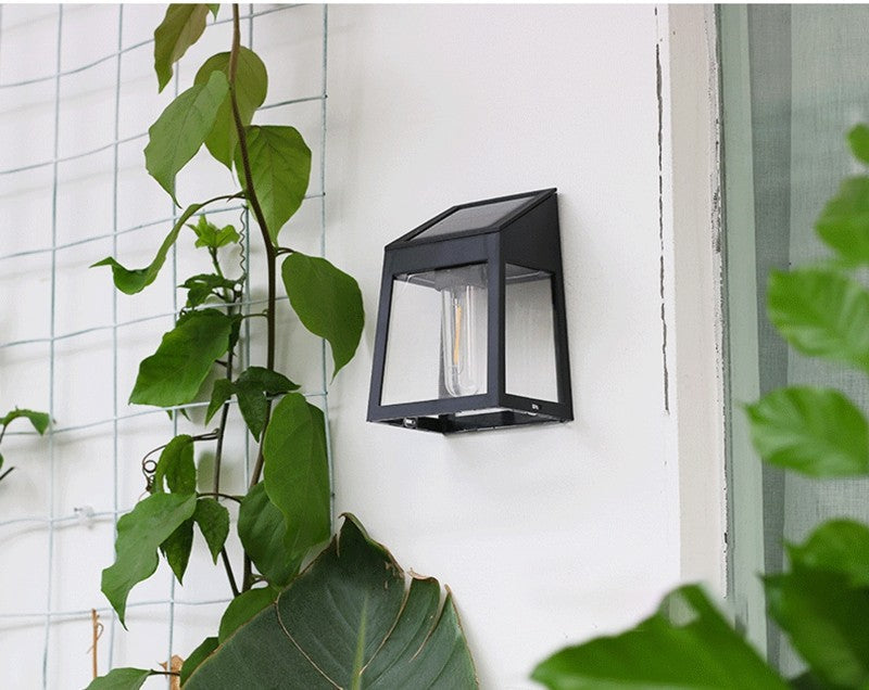 Long Lasting Solar Powered Outdoor LED Light