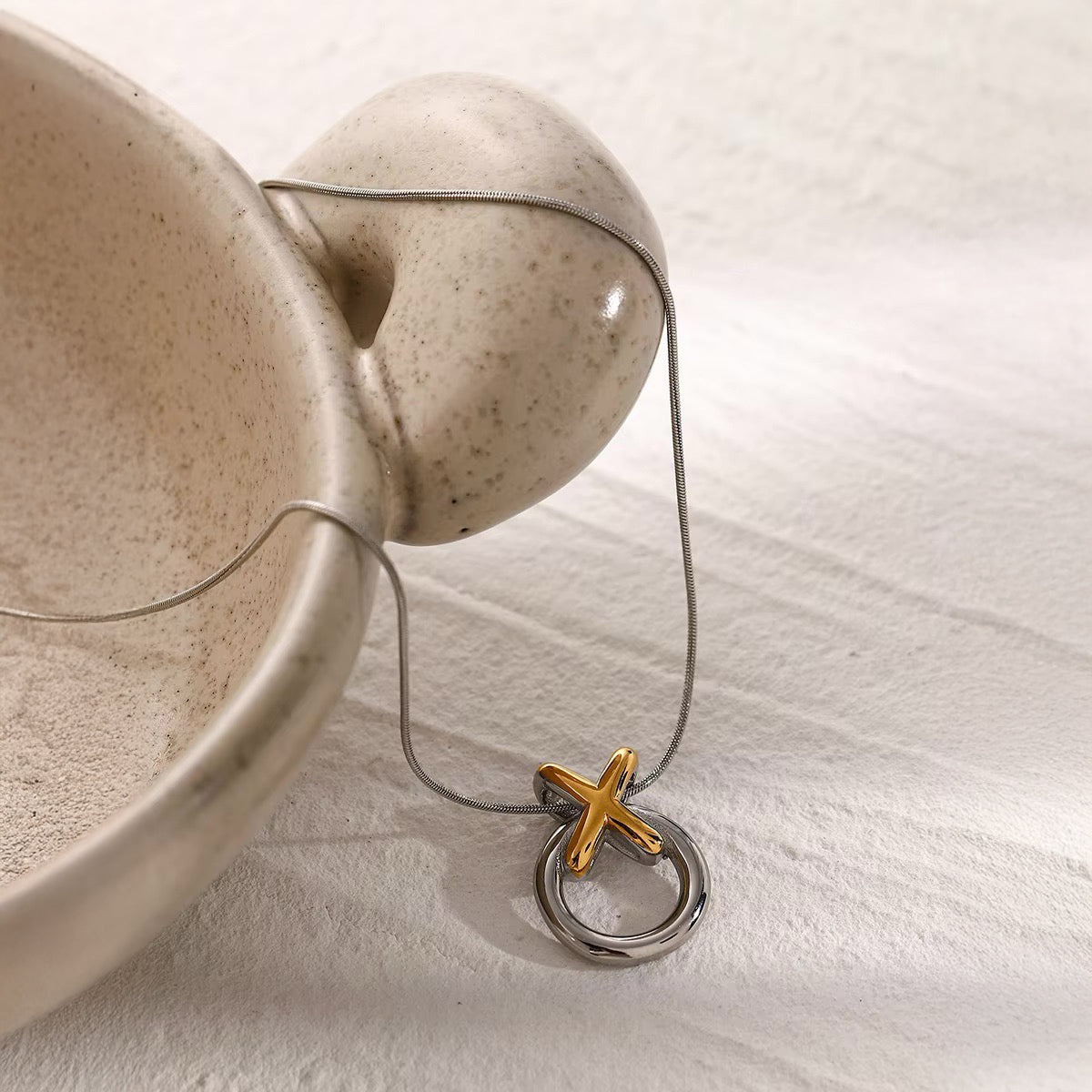Fesara | Beautiful Twist Chain Necklace