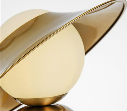 Luxurious Metal Nordic Table Light