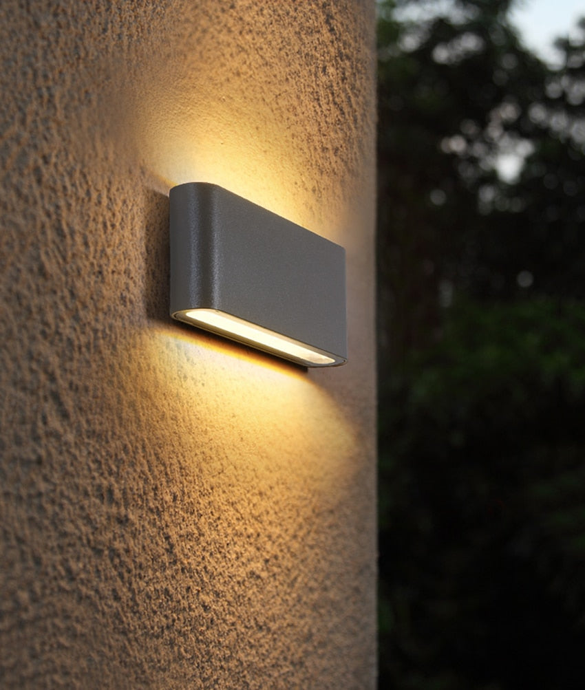 Outdoor Weatherproof Wall Light