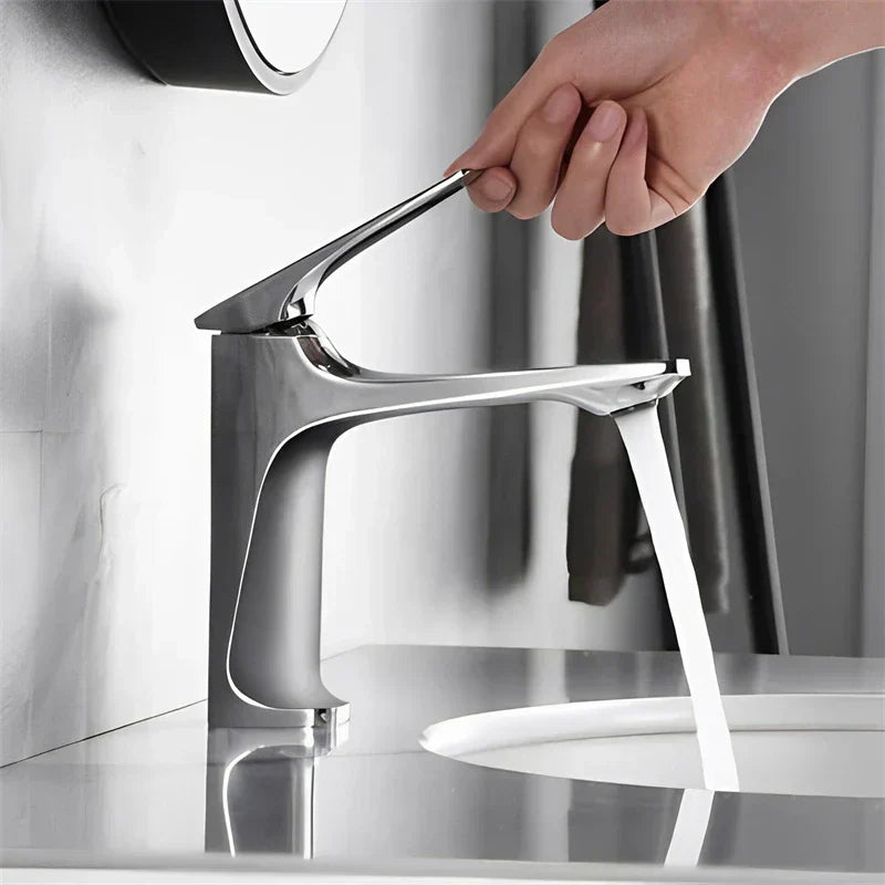 Stylish Bathroom Faucet - Single Handle Mixer in Modern Chrome