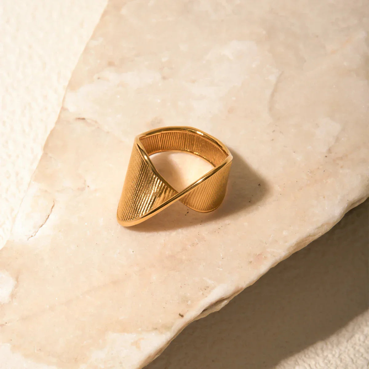 Unique Twisted Metal Band Ring
