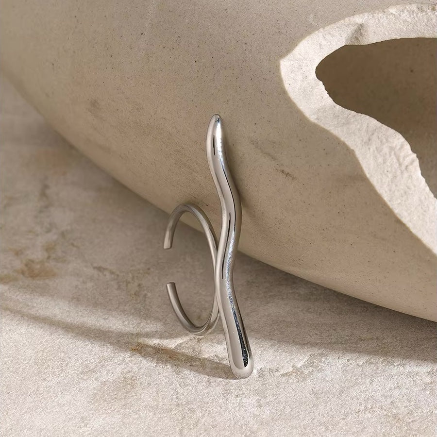 Unique Wave Pattern Bar Ring