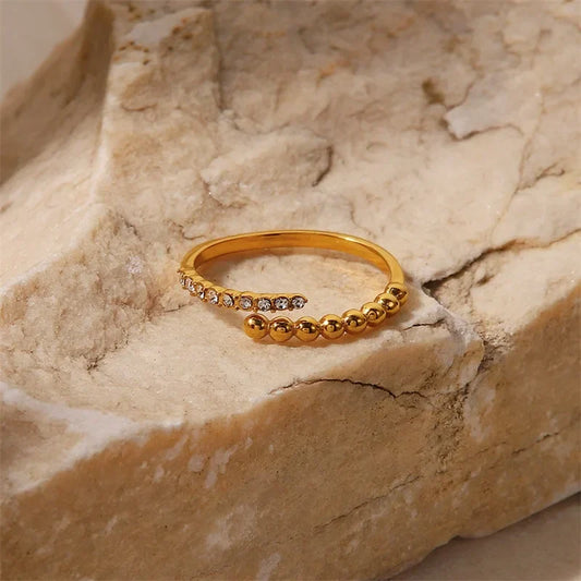 Luxury 18k Gemstone Studded Ring - Fesara