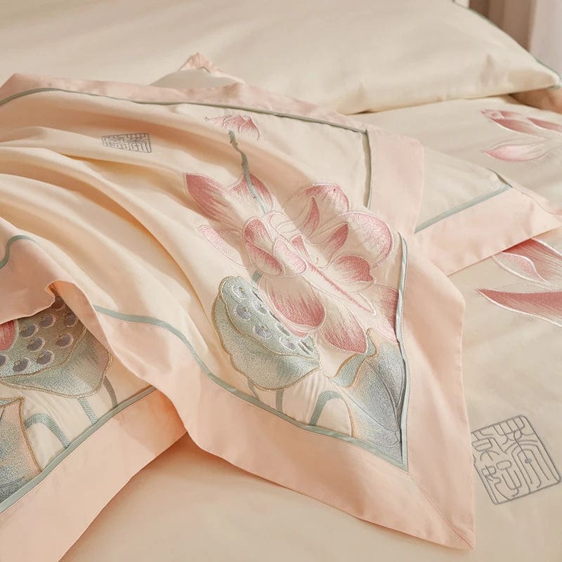 Luxurious Flower Print Bedding Set