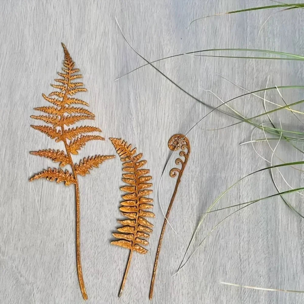 Rustic Metal Leaf Garden Decor Stake