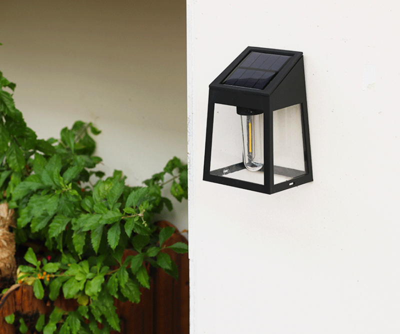 Long Lasting Solar Powered Outdoor LED Light