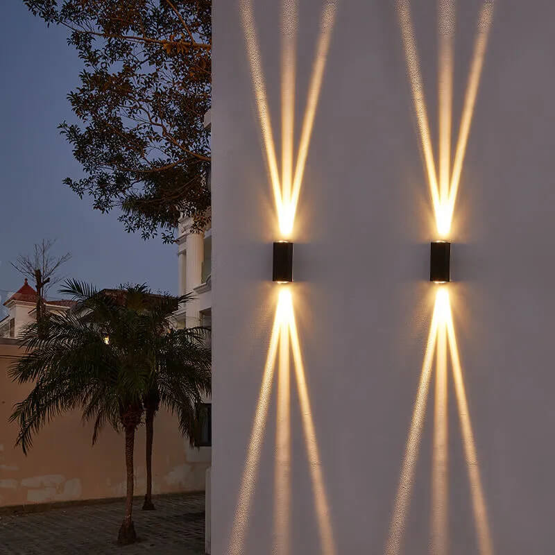 Durable Outdoor LED Wall Lamp – Silver Aluminium Housing
