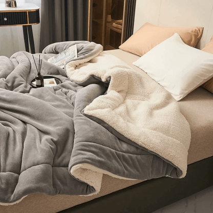Cozy Plush Fleece Throw Blanket for Home Comfort