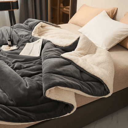 Cozy Plush Fleece Throw Blanket for Home Comfort