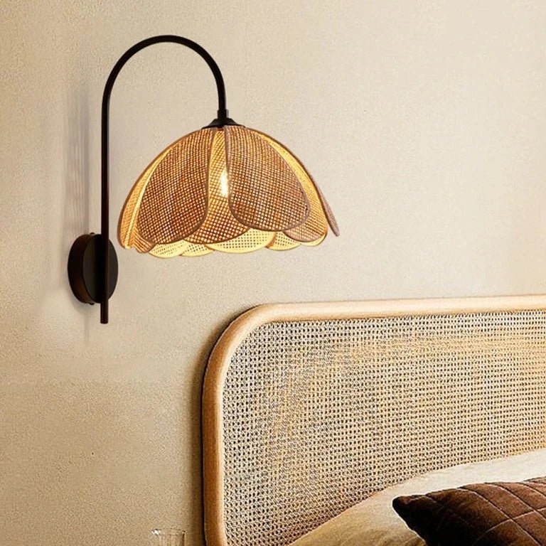 Natural Woven Wall Lamp - Soft Floral Lighting