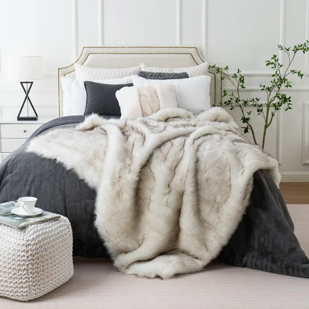 Plush Faux Fur Blanket - Soft Cozy Decorative Throw