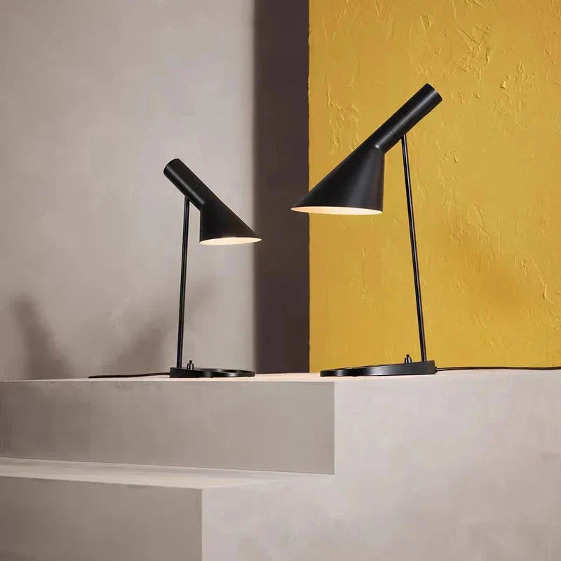 Sleek Contemporary Metal Table Light - Fesara