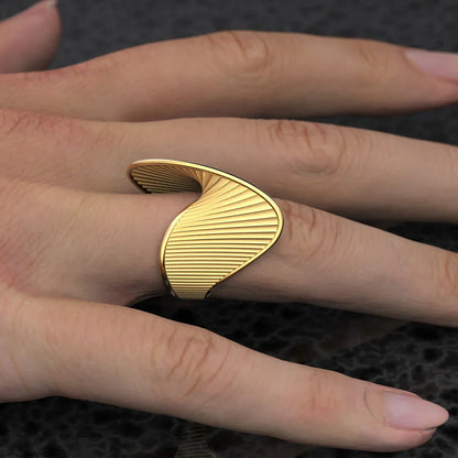 Unique Twisted Metal Band Ring