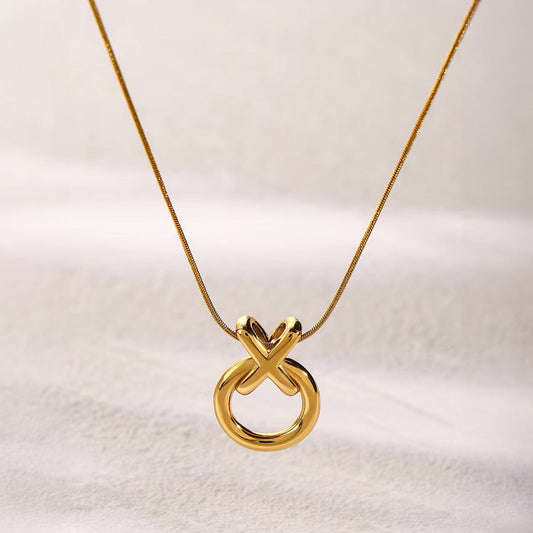 Fesara | Beautiful Twist Chain Necklace - Fesara