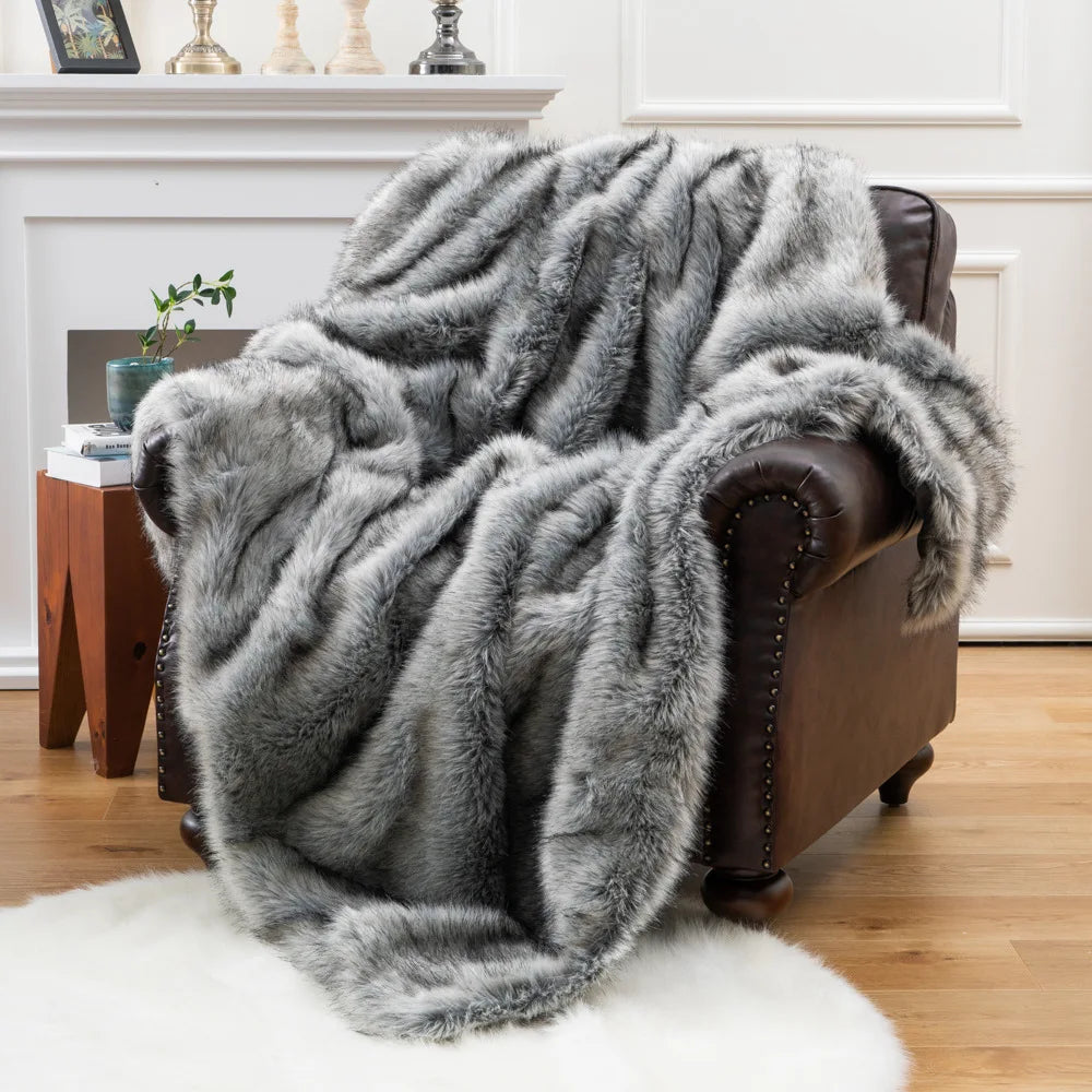 Plush Faux Fur Blanket - Soft Cozy Decorative Throw
