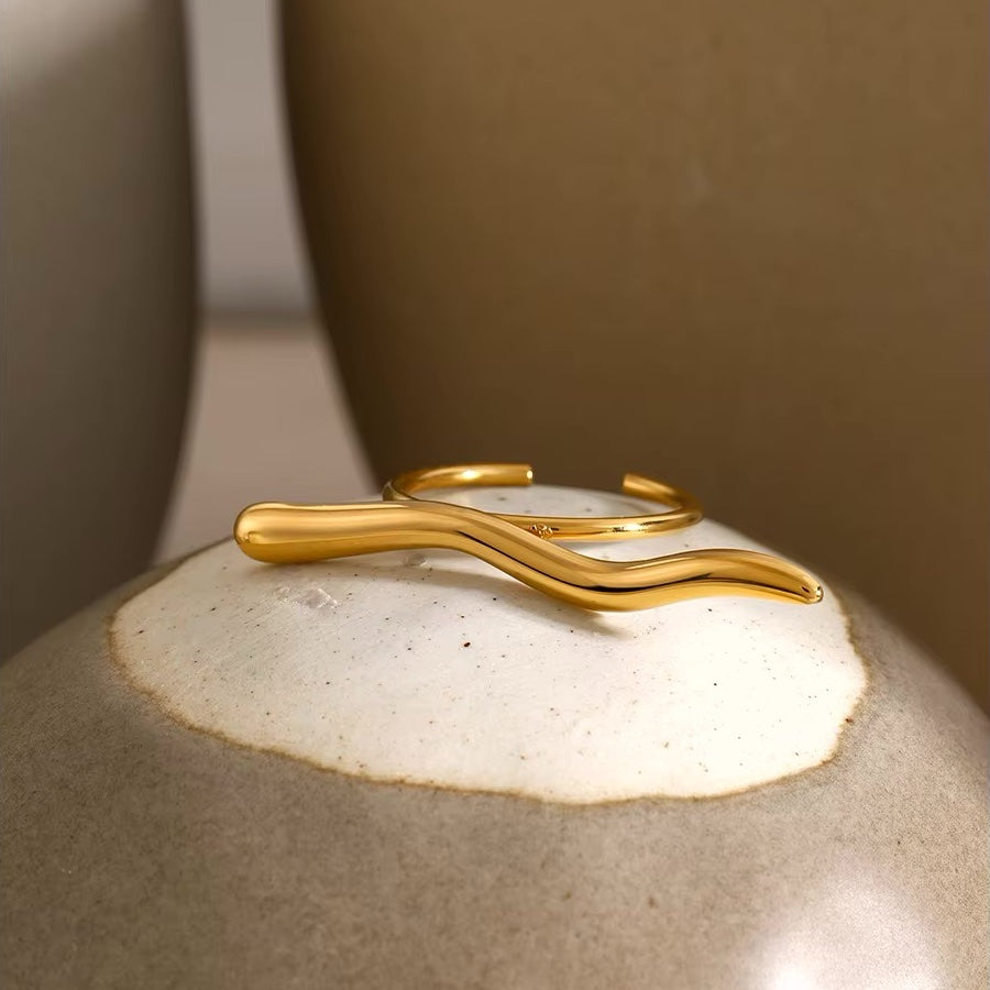 Unique Wave Pattern Bar Ring