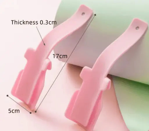 Easy Use Shoe Horn with Handy Clip