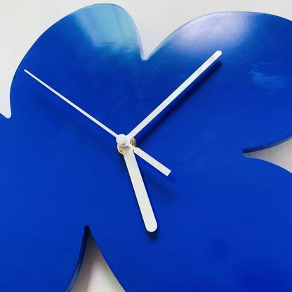 Simple Navy Wall Clock – Quiet Modern Quartz Timepiece