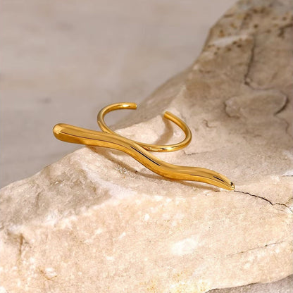 Unique Wave Pattern Bar Ring
