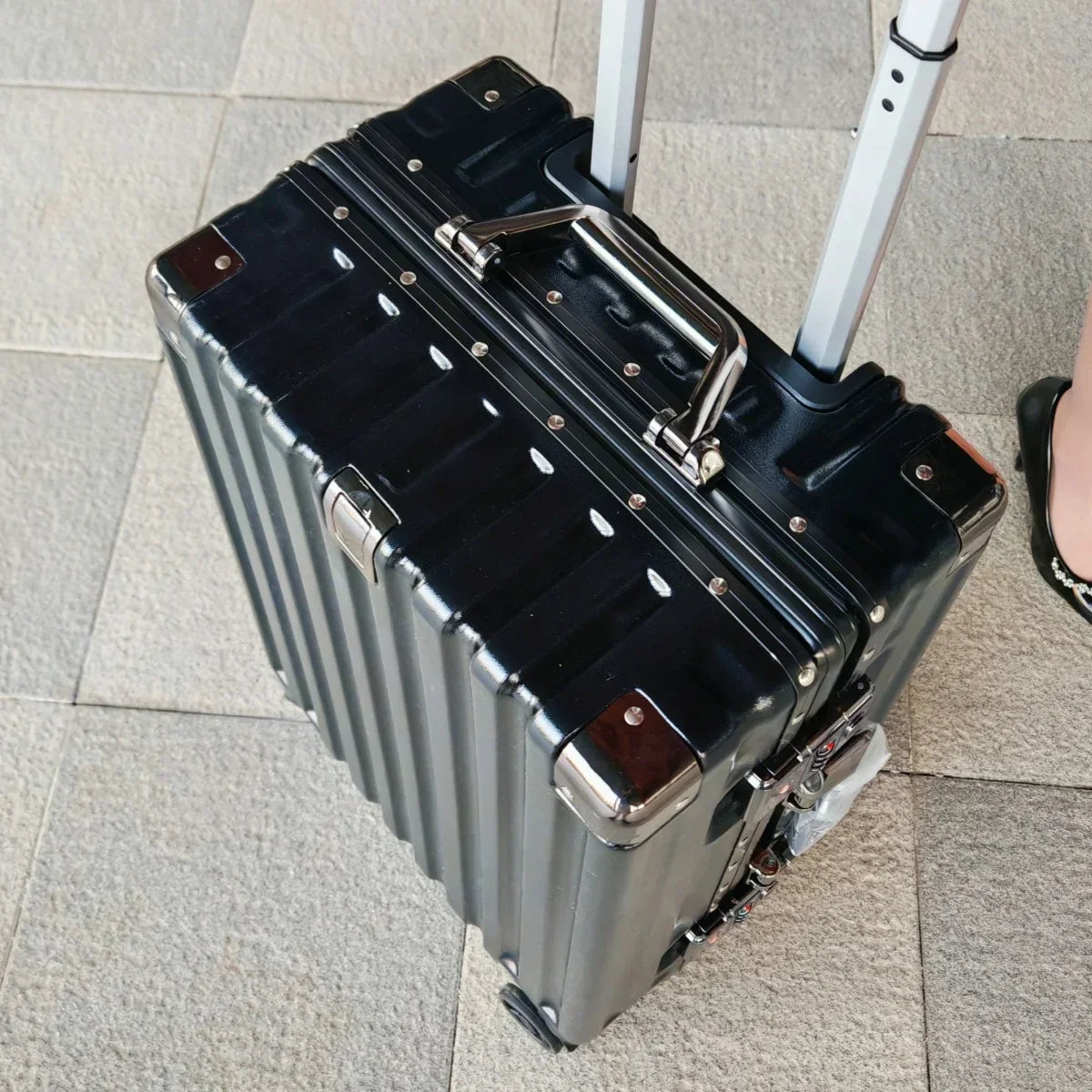 Durable Aluminum Frame Luggage Suitcase