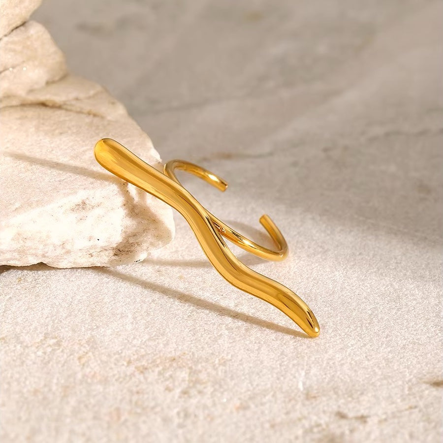 Unique Wave Pattern Bar Ring